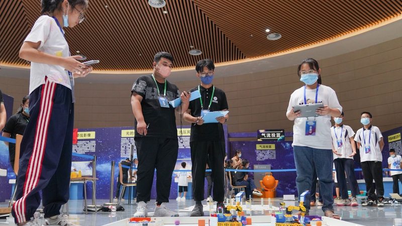 数据可视化交互设计平台：构建智能决策的视觉桥梁